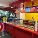 Vanzatoare Poli Chinese Street Food.