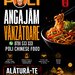 Vanzatoare Poli Chinese Street Food.